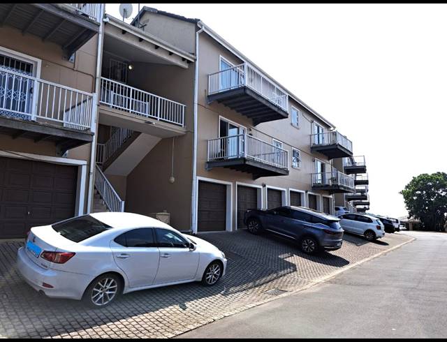 2 BEDROOM APARTMENT FOR SALE IN PADFIELD PARK